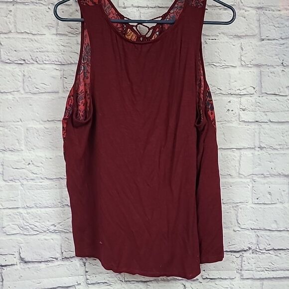 Maurices Plus 1X 16/18 Sleeveless Mixed Media Floral Blouse Tassel Lace Up Top - Picture 9 of 9